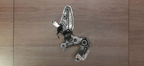 YAMAHA YZF 750 R 4FM SET PODNÓŻEK MOCOWANIE PRAWY YAMAHA YZF 750 R 4FM SET PODNÓŻEK MOCOWANIE PRAWY