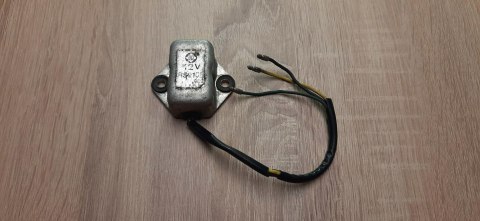 HONDA CB 250 350 REGULATOR NAPIĘCIA HONDA CB 250 350 REGULATOR NAPIĘCIA