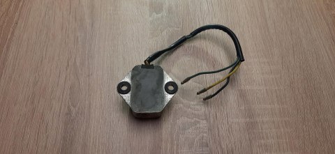 HONDA CB 250 350 REGULATOR NAPIĘCIA HONDA CB 250 350 REGULATOR NAPIĘCIA
