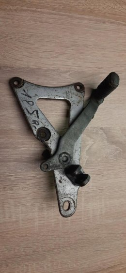 SUZUKI RG 125 SET PODNÓŻEK KIEROWCY DŹWIGNIA