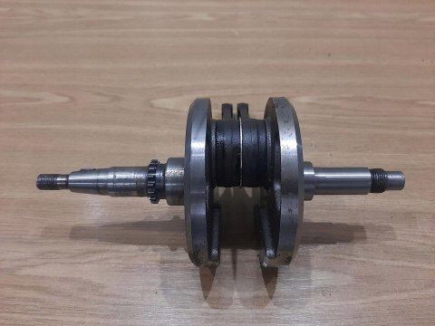 SUZUKI VL 125 INTRUDER WAŁ KORBOWY KORBOWODY SUZUKI VL 125 INTRUDER WAŁ KORBOWY KORBOWODY
