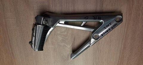 YAMAHA FZS 1000 FAZER 01-05 SET PODNÓŻEK TYŁ YAMAHA FZS 1000 FAZER 01-05 SET PODNÓŻEK TYŁ