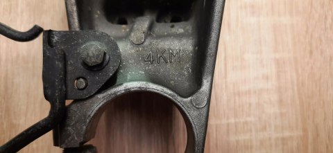 YAMAHA XJ 900 4KM PÓŁKA GÓRNA ZAWIESZENIA