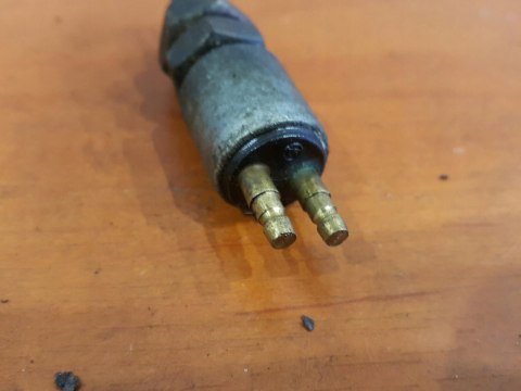 SUZUKI GS 550 77-78 CZUJNIK HAMULCA NOŻNEGO STOPU SUZUKI GS 550 77-78 CZUJNIK HAMULCA NOŻNEGO STOPU