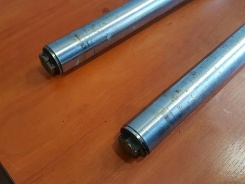 SUZUKI GS 550 77-78 LAGI ZAWIESZENIE PRZÓD PROSTE SUZUKI GS 550 77-78 LAGI ZAWIESZENIE PRZÓD PROSTE