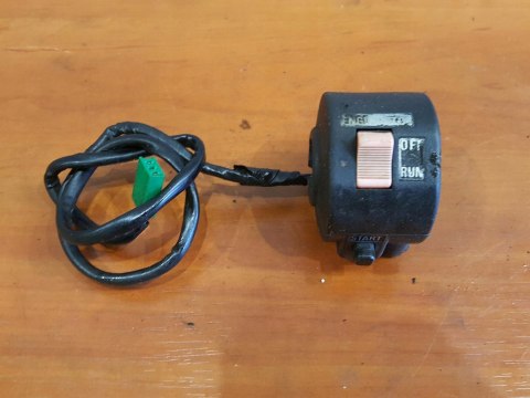 SUZUKI GS 550 77-78 PRZEŁĄCZNIK PRAWY