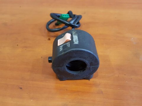 SUZUKI GS 550 77-78 PRZEŁĄCZNIK PRAWY