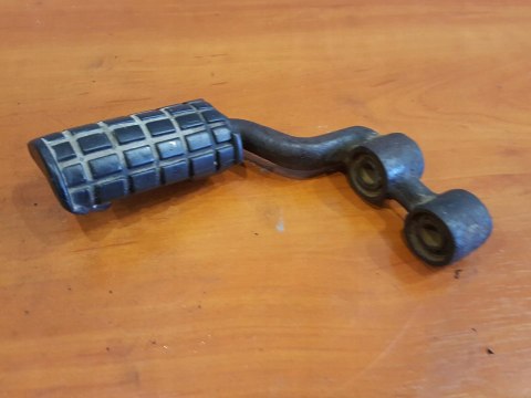 SUZUKI GS 550 77-78 SET PODNÓŻEK MOCOWANIE SUZUKI GS 550 77-78 SET PODNÓŻEK MOCOWANIE