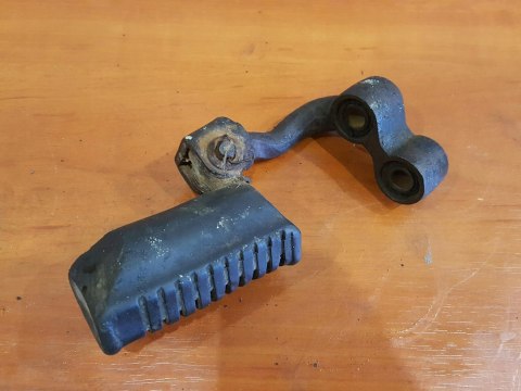 SUZUKI GS 550 77-78 SET PODNÓŻEK MOCOWANIE SUZUKI GS 550 77-78 SET PODNÓŻEK MOCOWANIE