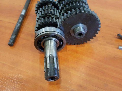 SUZUKI GS 550 77-78 SKRZYNIA BIEGÓW WODZIKI KPL SUZUKI GS 550 77-78 SKRZYNIA BIEGÓW WODZIKI KPL