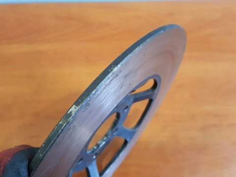 SUZUKI GS 550 77-78 TARCZA HAMULCOWA PRZÓD