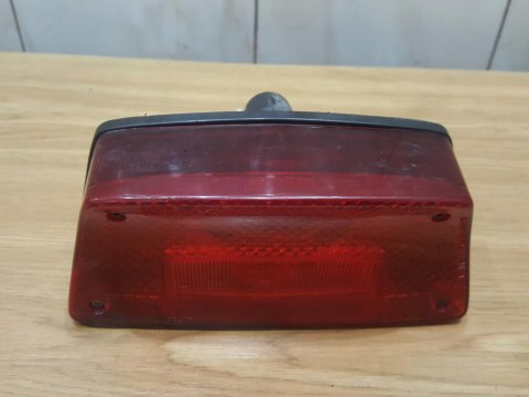 SUZUKI GSX 550 ES LAMPA REFLEKTOR TYŁ TYLNY SUZUKI GSX 550 ES LAMPA REFLEKTOR TYŁ TYLNY