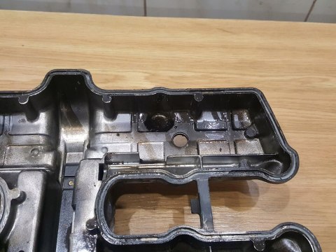 SUZUKI GSX 550 ES POKRYWA DEKIEL GŁOWICY SUZUKI GSX 550 ES POKRYWA DEKIEL GŁOWICY