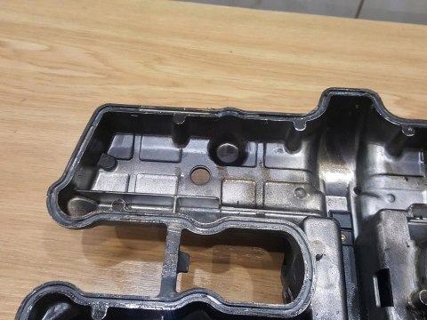 SUZUKI GSX 550 ES POKRYWA DEKIEL GŁOWICY SUZUKI GSX 550 ES POKRYWA DEKIEL GŁOWICY