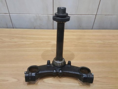SUZUKI GSX 550 ES PÓŁKA DOLNA ZAWIESZENIA SUZUKI GSX 550 ES PÓŁKA DOLNA ZAWIESZENIA