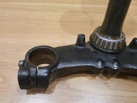 SUZUKI GSX 550 ES PÓŁKA DOLNA ZAWIESZENIA SUZUKI GSX 550 ES PÓŁKA DOLNA ZAWIESZENIA