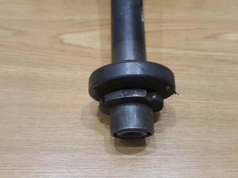 SUZUKI GSX 550 ES PÓŁKA DOLNA ZAWIESZENIA SUZUKI GSX 550 ES PÓŁKA DOLNA ZAWIESZENIA