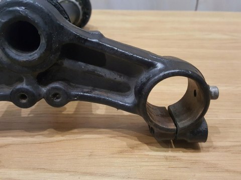 SUZUKI GSX 550 ES PÓŁKA DOLNA ZAWIESZENIA SUZUKI GSX 550 ES PÓŁKA DOLNA ZAWIESZENIA