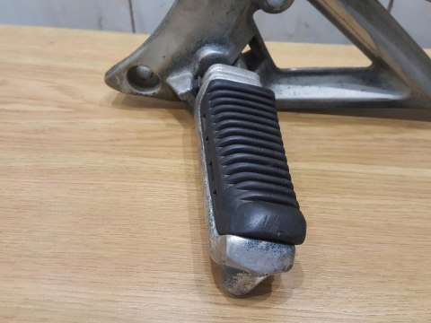 SUZUKI GSX 550 ES SET PODNÓŻEK PASAŻERA KIEROWCY SUZUKI GSX 550 ES SET PODNÓŻEK PASAŻERA KIEROWCY