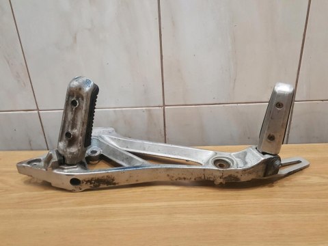 SUZUKI GSX 550 ES SET PODNÓŻEK PASAŻERA KIEROWCY SUZUKI GSX 550 ES SET PODNÓŻEK PASAŻERA KIEROWCY