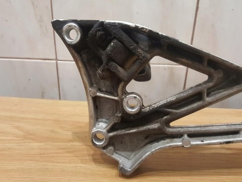 SUZUKI GSX 550 ES SET PODNÓŻEK PASAŻERA KIEROWCY SUZUKI GSX 550 ES SET PODNÓŻEK PASAŻERA KIEROWCY
