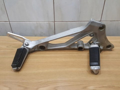 SUZUKI GSX 550 ES SET PODNÓŻEK PASAŻERA KIEROWCY SUZUKI GSX 550 ES SET PODNÓŻEK PASAŻERA KIEROWCY