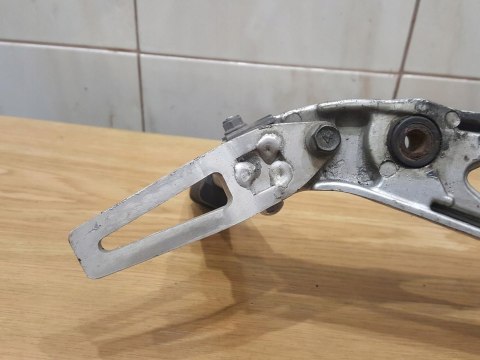 SUZUKI GSX 550 ES SET PODNÓŻEK PASAŻERA KIEROWCY SUZUKI GSX 550 ES SET PODNÓŻEK PASAŻERA KIEROWCY
