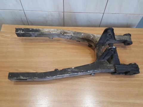 SUZUKI GSX 550 ES WAHACZ MOCOWANIE KOŁA SUZUKI GSX 550 ES WAHACZ MOCOWANIE KOŁA