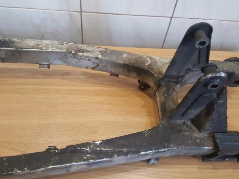 SUZUKI GSX 550 ES WAHACZ MOCOWANIE KOŁA SUZUKI GSX 550 ES WAHACZ MOCOWANIE KOŁA