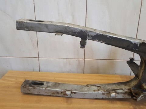 SUZUKI GSX 550 ES WAHACZ MOCOWANIE KOŁA SUZUKI GSX 550 ES WAHACZ MOCOWANIE KOŁA