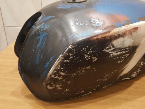 SUZUKI GSX 550 ES ZBIORNIK BAK PALIWA PALIWOWY SUZUKI GSX 550 ES ZBIORNIK BAK PALIWA PALIWOWY
