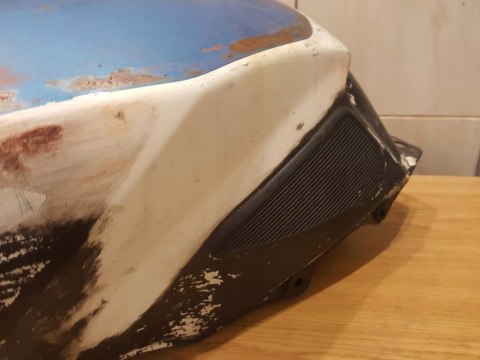 SUZUKI GSX 550 ES ZBIORNIK BAK PALIWA PALIWOWY SUZUKI GSX 550 ES ZBIORNIK BAK PALIWA PALIWOWY
