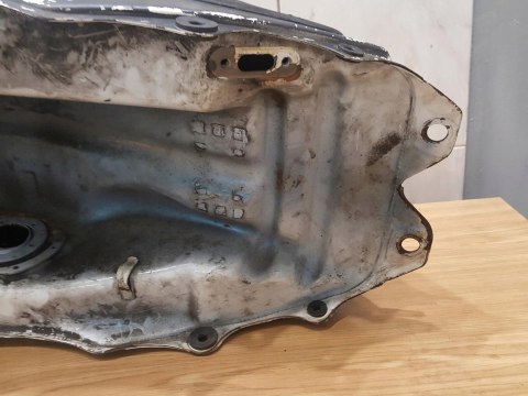 SUZUKI GSX 550 ES ZBIORNIK BAK PALIWA PALIWOWY SUZUKI GSX 550 ES ZBIORNIK BAK PALIWA PALIWOWY