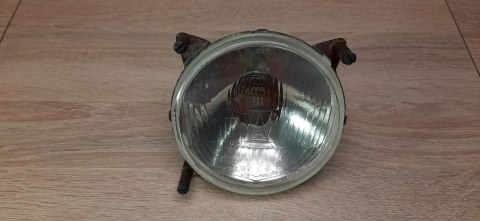 SUZUKI GSX-R 750 92 LAMPA REFLEKTOR PRZÓD PRZEDNIA SUZUKI GSX-R 750 92 LAMPA REFLEKTOR PRZÓD PRZEDNIA