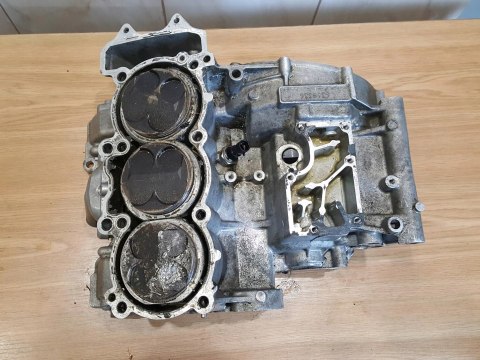 TRIUMPH DAYTONA 675 CYLINDER TŁOKI BLOK KARTER
