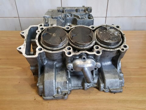 TRIUMPH DAYTONA 675 CYLINDER TŁOKI BLOK KARTER