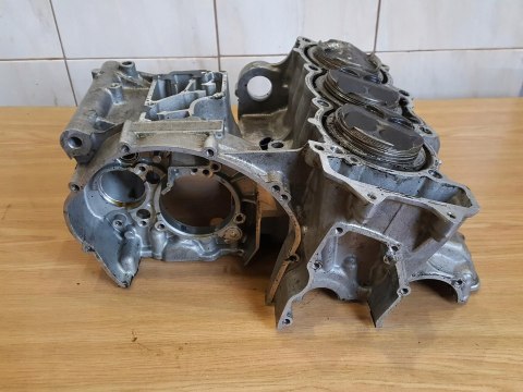 TRIUMPH DAYTONA 675 CYLINDER TŁOKI BLOK KARTER