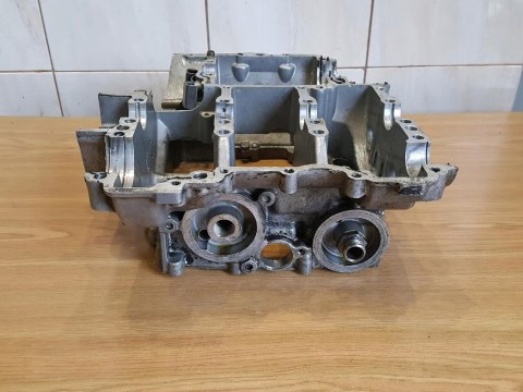 TRIUMPH DAYTONA 675 KARTER BLOK SILNIKA POŁÓWKA