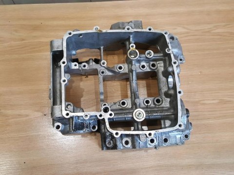TRIUMPH DAYTONA 675 KARTER BLOK SILNIKA POŁÓWKA