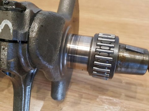 TRIUMPH DAYTONA 675 WAŁ KORBOWY KORBOWODY KPL