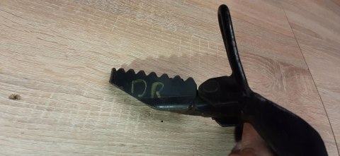 SUZUKI DR 750 SET PODNÓŻEK SUZUKI DR 750 SET PODNÓŻEK