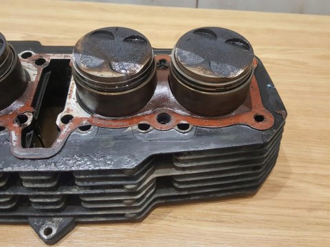 SUZUKI GSX 550 ES CYLINDER CYLINDRY TŁOKI KPL SUZUKI GSX 550 ES CYLINDER CYLINDRY TŁOKI KPL