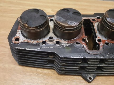SUZUKI GSX 550 ES CYLINDER CYLINDRY TŁOKI KPL SUZUKI GSX 550 ES CYLINDER CYLINDRY TŁOKI KPL