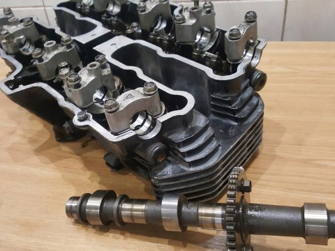 SUZUKI GSX 550 ES GŁOWICA CYLINDRA WAŁKI KPL SUZUKI GSX 550 ES GŁOWICA CYLINDRA WAŁKI KPL