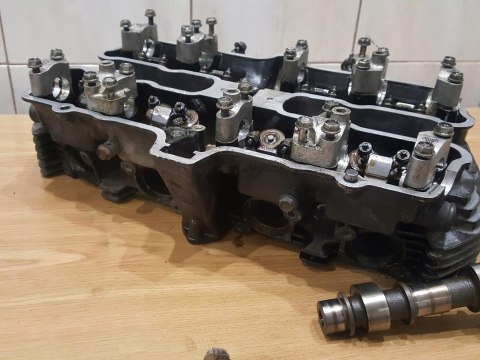 SUZUKI GSX 550 ES GŁOWICA CYLINDRA WAŁKI KPL SUZUKI GSX 550 ES GŁOWICA CYLINDRA WAŁKI KPL