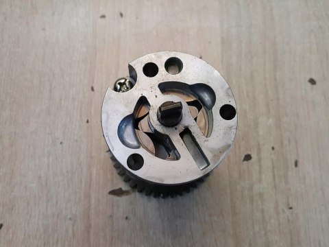 YAMAHA YZF 750 R POMPA OLEJU OLEJOWA YAMAHA YZF 750 R POMPA OLEJU OLEJOWA