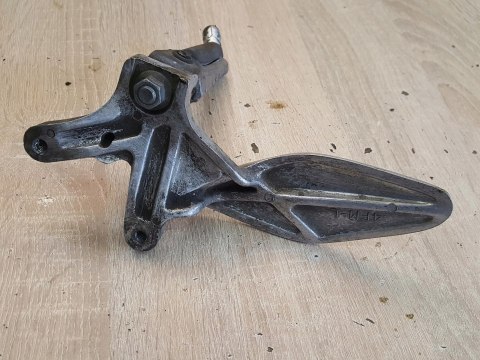 YAMAHA YZF 750 R SET PODNÓŻEK MOCOWANIE LEWY YAMAHA YZF 750 R SET PODNÓŻEK MOCOWANIE LEWY