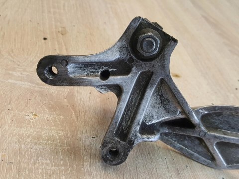 YAMAHA YZF 750 R SET PODNÓŻEK MOCOWANIE LEWY YAMAHA YZF 750 R SET PODNÓŻEK MOCOWANIE LEWY