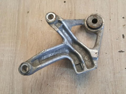 YAMAHA YZF 750 R SET PODNÓŻEK MOCOWANIE YAMAHA YZF 750 R SET PODNÓŻEK MOCOWANIE