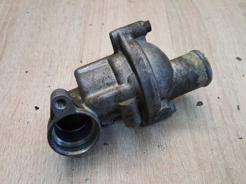 YAMAHA YZF 750 R TERMOSTAT OBUDOWA YAMAHA YZF 750 R TERMOSTAT OBUDOWA